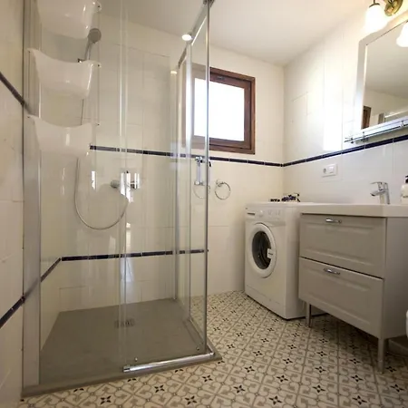 Apartment 1 Min To The 2 *
